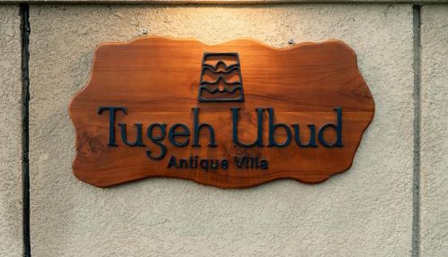 Tugeh Ubud Antique Villa in Ubud
