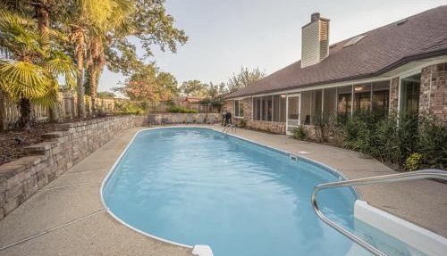 Pensacola Golf Course Escape 3 br 3ba in Pensacola