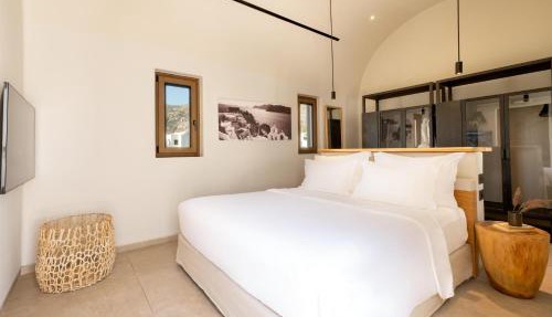 Radisson Blu Zaffron Resort, Santorini in Kamari