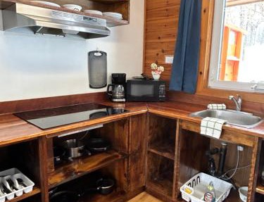 Quiet Bay Lakeside Escape in Magnetawan