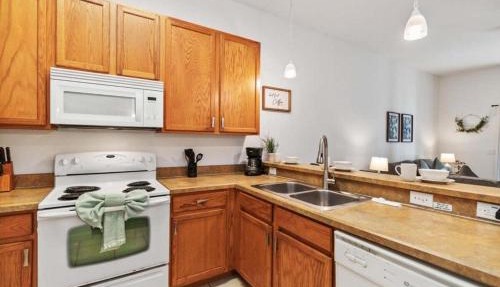 Discounts on Caribbean-Inspired Bahama Bay Resort Condo 3BR Near Disney with Pools Beach in Kissimmee