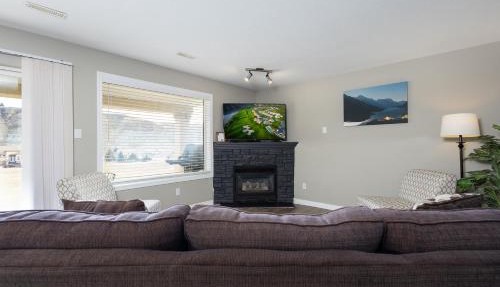 Paradise Canyon Golf Resort - Signature Walkout Condo 382 in Lethbridge