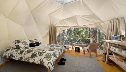 Stay Wilder Sunshine Coast in Sechelt