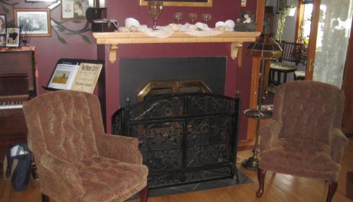 Phoenix House B&B in Stettler